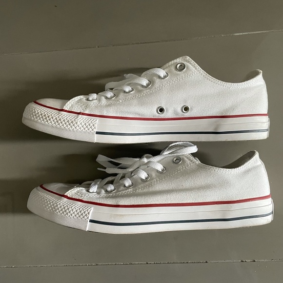 Converse Shoes - Converse size 10